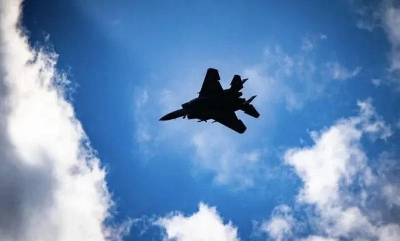 ირანში 500-მდე სამხედრო სამიზნეს დავარტყით, - ამის შესახებ განცხადებას ისრაელის თავდაცვის ძალები ავრცელებს. „ფართომასშტაბიანი დარტყმების სამიზნე ირანის ბალისტიკური რაკეტების გამშვები დანადგარები და საჰაერო თავდაცვის სისტემები იყო. ავიაგამანადგურებლებმა დასავლეთ და ცენტრალურ ირანში 500-მდე სამხედრო სამიზნეზე ასობით საბრძოლო მასალა ჩამოაგდეს“, - ნათქვამია განცხადებაში.