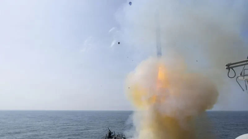 თურქეთის თავდაცვის სამინისტროს განცხადებით, თურქეთისკენ გაშვებული ირანის ბალისტიკური რაკეტა გაანადგურეს.  თურქეთის თავდაცვის უწყების განმარტებით, ირანული რაკეტა ერაყისა და სირიის საჰაერო სივრცის გადაკვეთის შემდეგ თურქეთის საჰაერო სივრცისკენ მიემართებოდა, როდესაც ის აღმოსავლეთ ხმელთაშუა ზღვაში განლაგებულმა ნატო-ს საჰაერო და სარაკეტო თავდაცვის სისტემებმა გაანადგურა.