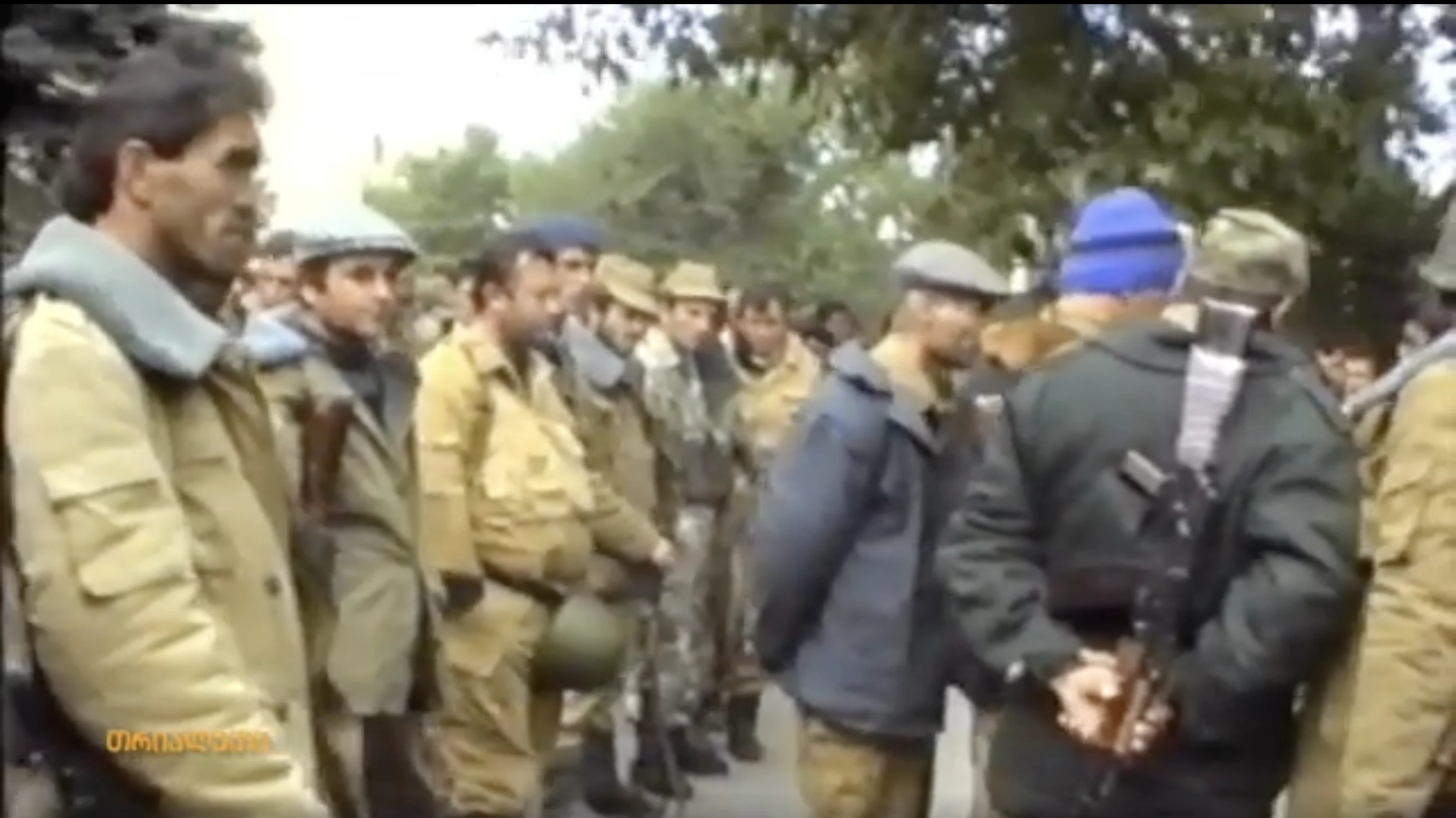 აფხაზეთის ომში წასვლა ქარელიდან.  1993 წ.  "თრიალეთის" არქივიდან.