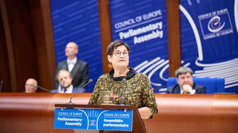 პეტრა ბაირი ევროპის საბჭოს საპარლამენტო ასამბლეის პრეზიდენტი გახდა, - ინფორმაციას ევროპის საბჭოს პრესსამსახური ავრცელებს.  საპარლამენტო ასამბლეის წევრებმა პეტრა ბაირი (ავსტრია, SOC - სოციალისტების, დემოკრატებისა და მწვანეების ჯგუფი) ევროპის საბჭოს საპარლამენტო ასამბლეის (PACE) პრეზიდენტის თანამდებობაზე  164 ხმით აირჩიეს.