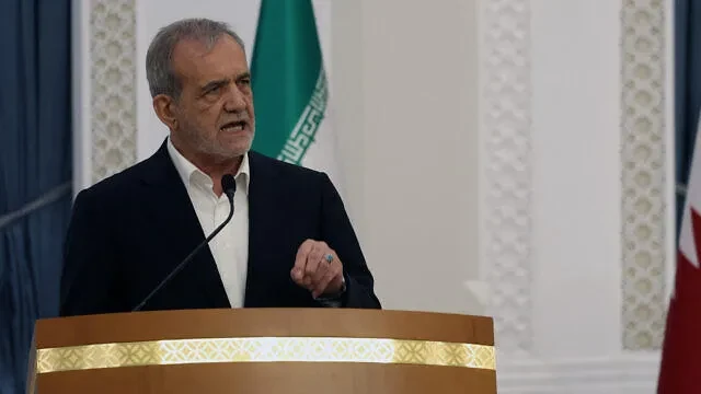 ირანის პრეზიდენტი განხორციელებული დარტყმების გამო სპარსეთის ყურის სახელმწიფოებს ბოდიშს უხდის.  ირანის პრეზიდენტის, მასუდ ფეზეშქიანის ცნობით, ირანის ლიდერთა დროებითმა საბჭომ გადაწყვეტილება მიიღო, რომ მეზობელ ქვეყნებზე თავდასხმები აღარ განხორციელდეს.  „მსურს, რომ ბოდიში მოვუხადო მეზობელ ქვეყნებს, რომლებსაც ირანი თავს დაესხა. ამიერიდან მათზე თავდასხმა არ განხორციელდება, თუ ეს ქვეყნები ჩვენ არ დაგვესხმებიან თავს. ეს საკითხი დიპლომატიური გზით უნდა გადაწყდეს“, - განაცხადა მასუდ ფეზეშქიანმა.