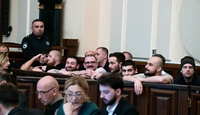 ანდრო ჭიჭინაძეს, ონისე ცხადაძეს, ჯანო არჩაიას, რუსლან სივაკოვს, ლუკა ჯაბუას, გურამ მირცხულავას, ვალერი თეთრაშვილს, გიორგი ტერიშვილს, ირაკლი ქერაშვილს, რევაზ კიკნაძესა და სერგეი კუხარჩუკს 2-2 წლით თავისუფლების აღკვეთა მიესაჯათ