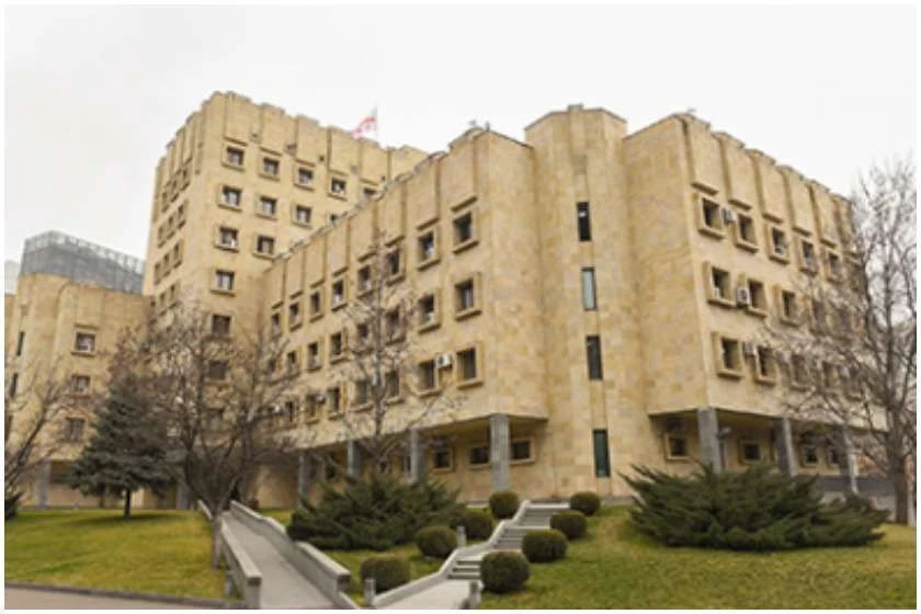 პროკურატურამ „პუბლიკის“ ჟურნალისტებისთვის ჟურნალისტურ საქმიანობაში ხელის შეშლის გამო ორ პირს – ლევან ზარდიაშვილსა და საბა მინდიაშვილს, ბრალი წარუდგინა. ამის შესახებ ინფორმაციას „პუბლიკა“ ავრცელებს.  მათივე ცნობით, ბრალის წარდგენა დღეს მოხდა, ხოლო საქმეზე ბრალდებულები დაკავებულები არ არიან.