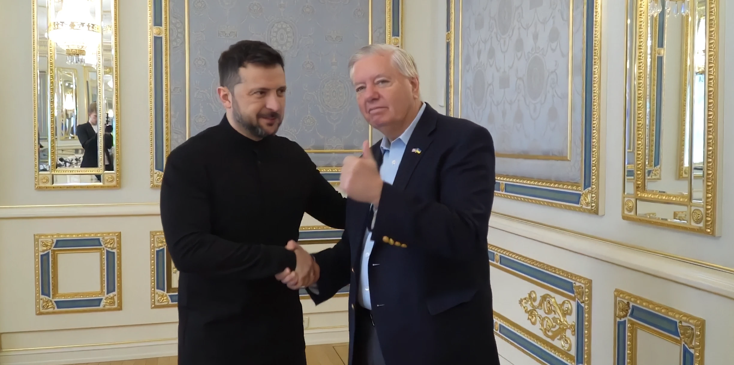 ვოლოდიმირ ზელენსკი კიევში რუსეთის წინააღმდეგ მასშტაბური სანქციების კანონპროექტის ავტორ სენატორებს შეხვდა