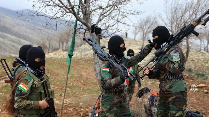 აშშ-ის პრეზიდენტმა დონალდ ტრამპმა ერაყში მყოფ ირანელ ქურთებს მოუწოდა, ირანზე თავდასხმები განახორციელონ, - ამის შესახებ Reuters-ი წერს.  სააგენტოს ინფორმაციით, ირანელი ქურთების ძალების მეზობელი ერაყიდან ირანში შესვლის შესაძლებლობასთან დაკავშირებით დასმული კითხვის საპასუხოდ, ტრამპმა Reuters განუცხადა:  „ვფიქრობ, შესანიშნავია, რომ მათ ამის გაკეთება სურთ, მე ამას მხოლოდ მხარს დავუჭერდი“.