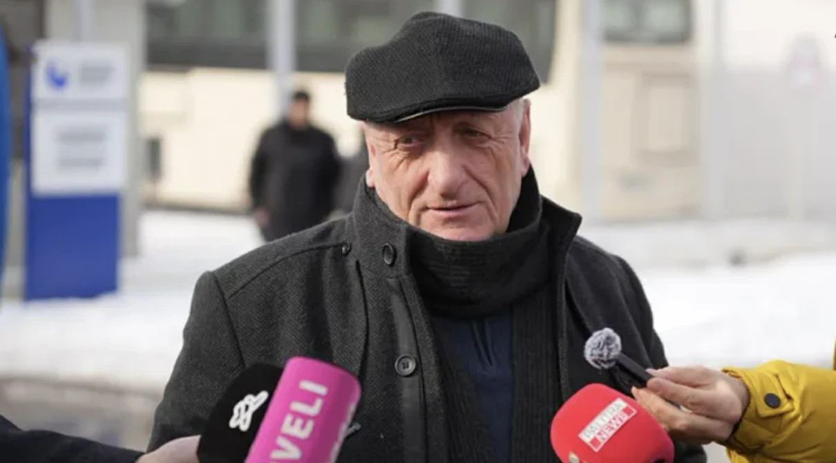 მზია ამაღლობელის ძმა - მზიას შეწყალებაზე არავითარი ინფორმაცია არ აქვს და არც არაფრის მოლოდინი აქვს - მითხრა: „ერთ წელიწადში შევხვდებით, როცა გამოვალო“