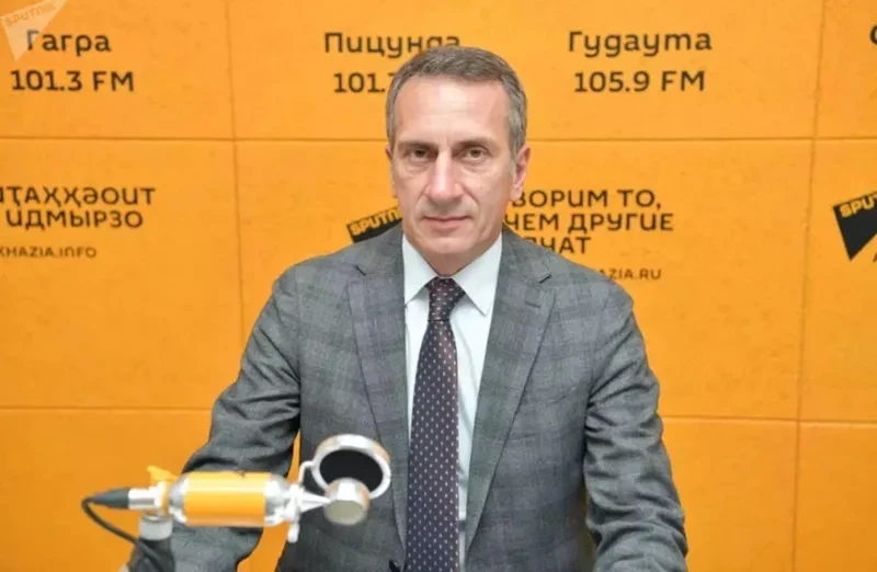 ოკუპირებული აფხაზეთის ე.წ. საგარეო საქმეთა მინისტრი - როდესაც მაღალი თანამდებობის პირები აცხადებენ, რომ მზად არიან, ბოდიში მოიხადონ, მოინანიონ, ცუდი არაფერია, თუმცა, საჭიროა რეალურ ნაბიჯებზე გადავიდეთ