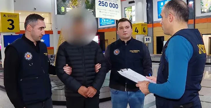 თბილისის აეროპორტში განსაკუთრებით დიდი ოდენობით ფსიქოტროპული ნივთიერების საქართველოში უკანონოდ შემოტანის ფაქტზე უცხო ქვეყნის მოქალაქე დააკავეს - ამოღებულია 3 080 აბი „პრეგაბალინი“