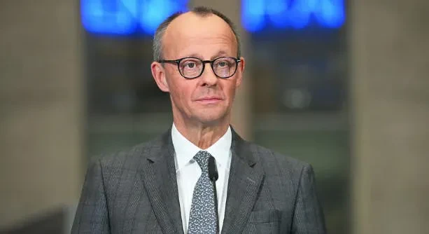 გერმანიის კანცლერი - ეს ირანის რეჟიმისთვის ბოლო დღეები და კვირებია.  „თუ რეჟიმს ძალაუფლების შენარჩუნება მხოლოდ ძალის გამოყენებით შეუძლია, მაშინ ის ფაქტობრივად დასრულებულია. მჯერა, რომ ახლა რეჟიმის ბოლო დღეებსა და კვირებს ვხედავთ“, - განაცხადა მერცმა.