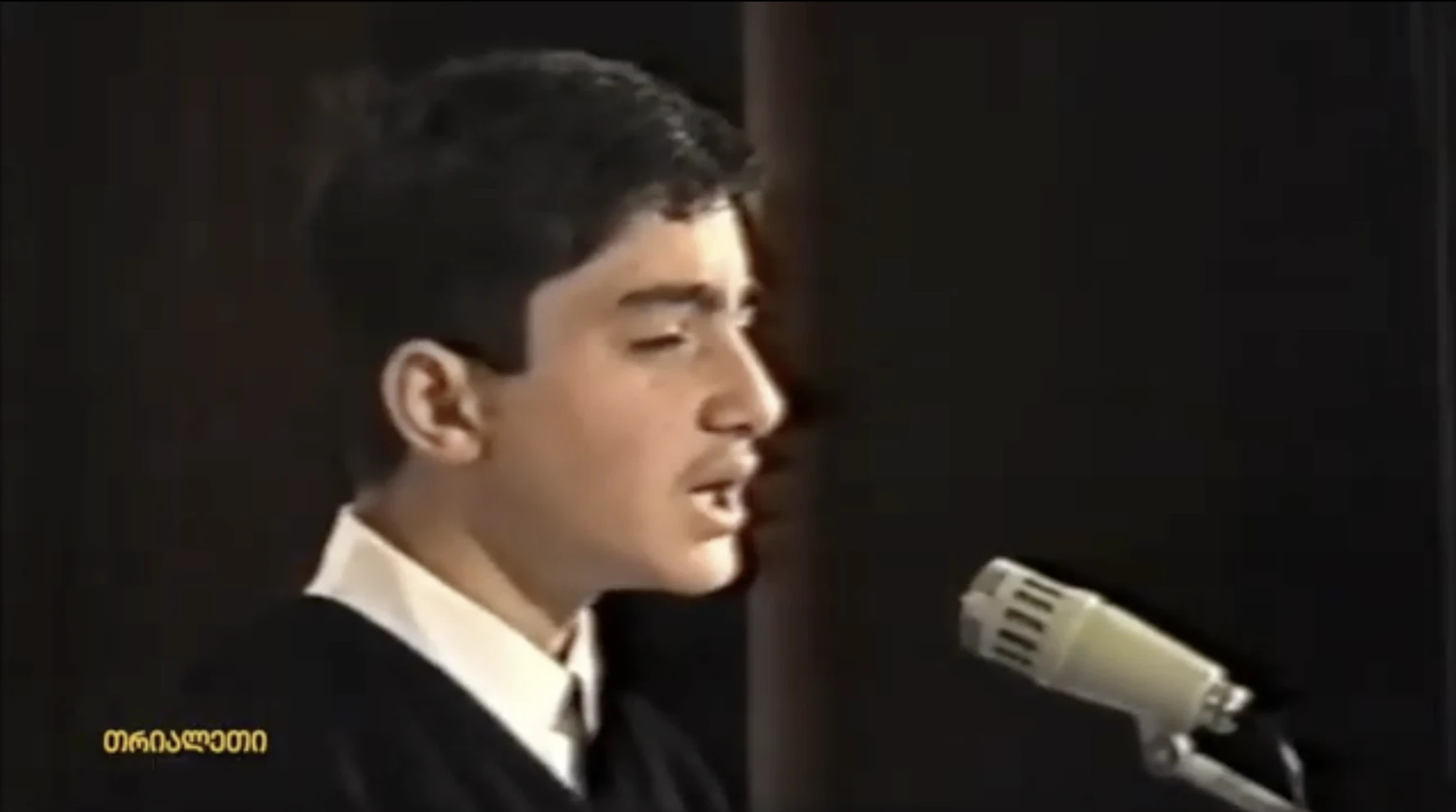 რამაზ ანესაშვილი.  გიმნაზია "სინათლე". მე-7 კლასი. 1999 წ. "თრიალეთის" არქივიდან.