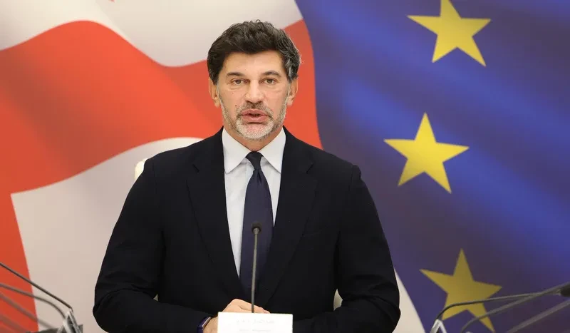 თუ პირი ადმინისტრაციული საჩივრის ფარგლებში მიღებულ გადაწყვეტილებას არ ჩაიბარებს დადგენილი წესით, ეს გადაწყვეტილება გამოქვეყნდება მუნიციპალიტეტის ოფიციალურ ვებგვერდზე და მისი გამოქვეყნებიდან 30-ე დღეს ჩაბარებულად ჩაითვლება. ამის შესახებ ინფორმაცია საზოგადოებას თბილისის მერმა კახა კალაძემ დღეს დედაქალაქის მთავრობის სხდომაზე მიაწოდა.