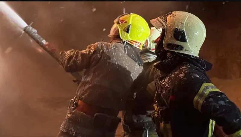 რუსებმა 11 იანვრის ღამეს უკრაინას 154 უპილოტო საფრენი აპარატით შეუტიეს, უკრაინელებმა აქედან 125 ჩამოაგდეს, - ინფორმაციას უკრაინული მედია ქვეყნის საჰაერო ძალებზე დაყრდნობით ავრცელებს.  მათივე ინფორმაციით, დაფიქსირდა დარტყმა 22 დრონით 18 ლოკაციაზე.