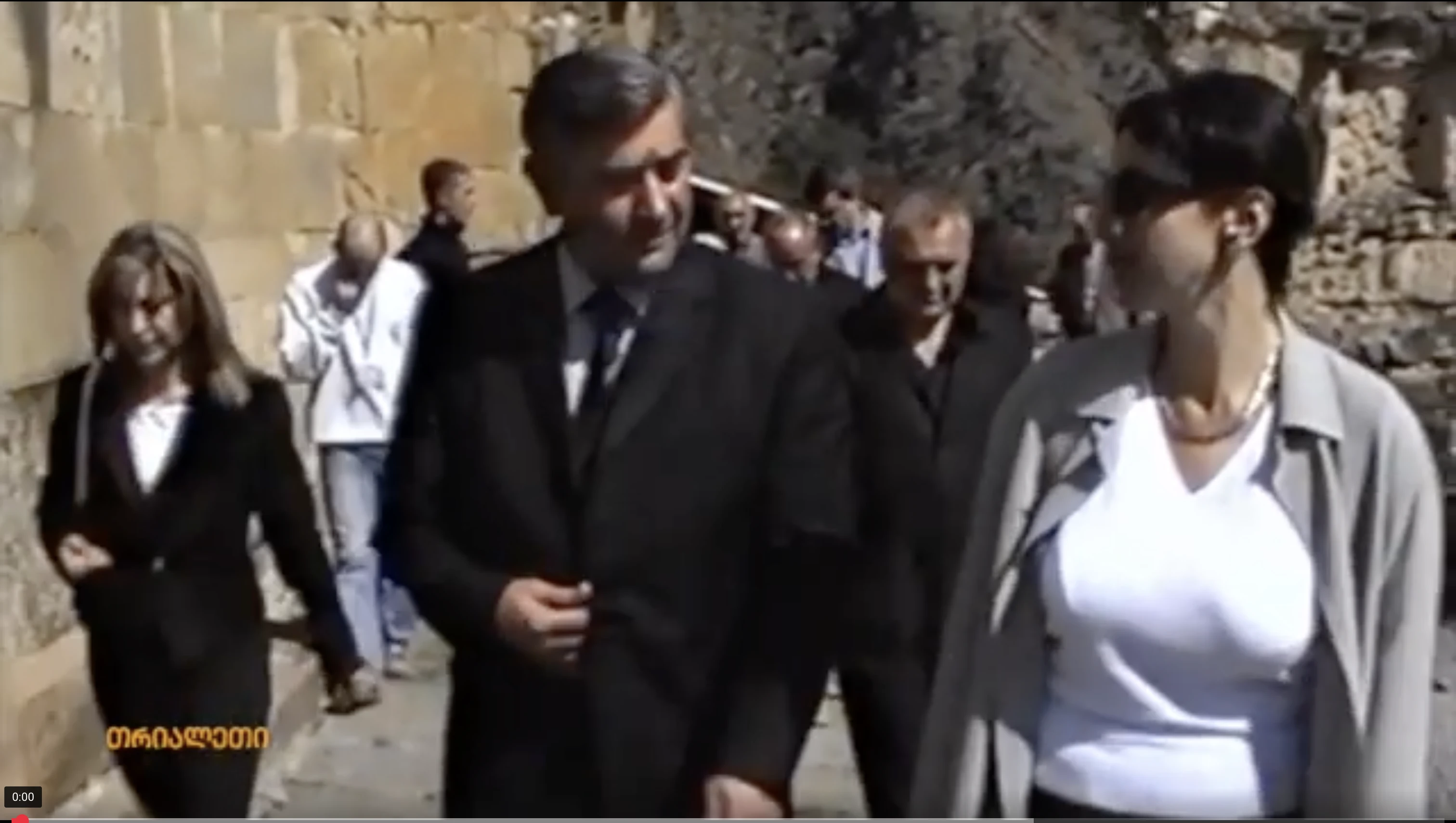 კულტურის მინისტრი ატენის სიონში.   2003 წ.  "თრიალეთის" არქივიდან.