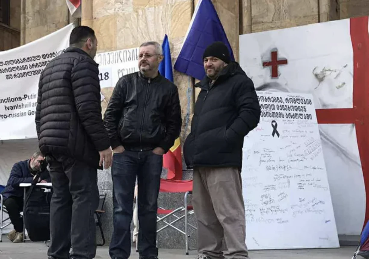 გედევან ფოფხაძე - შიმშილობას აგრძელებს 8 ადამიანი, ყველას მდგომარეობა ნორმალურია - ჩვენი პროტესტით სათქმელი უნდა ვუთხრათ ადამიანებს, რომ გამოვიდეთ კომფორტის ზონიდან და დავასრულოთ რეჟიმთან თანაცხოვრებაზე ფიქრი