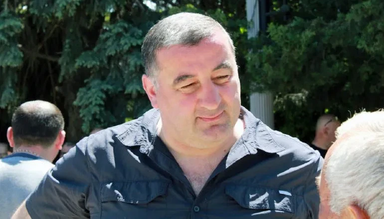 გიორგი კანდელაკსა და მასთან ერთად დაკავებულებს ბრალდება წარედგინათ - პროკურატურა პატიმრობის გამოყენებას მოითხოვს