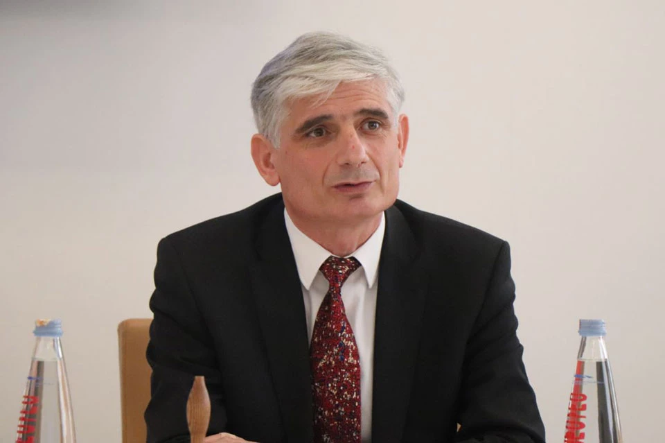 გია ხუბუა ქუთაისის საერთაშორისო უნივერსიტეტის რექტორის თანამდებობას ტოვებს