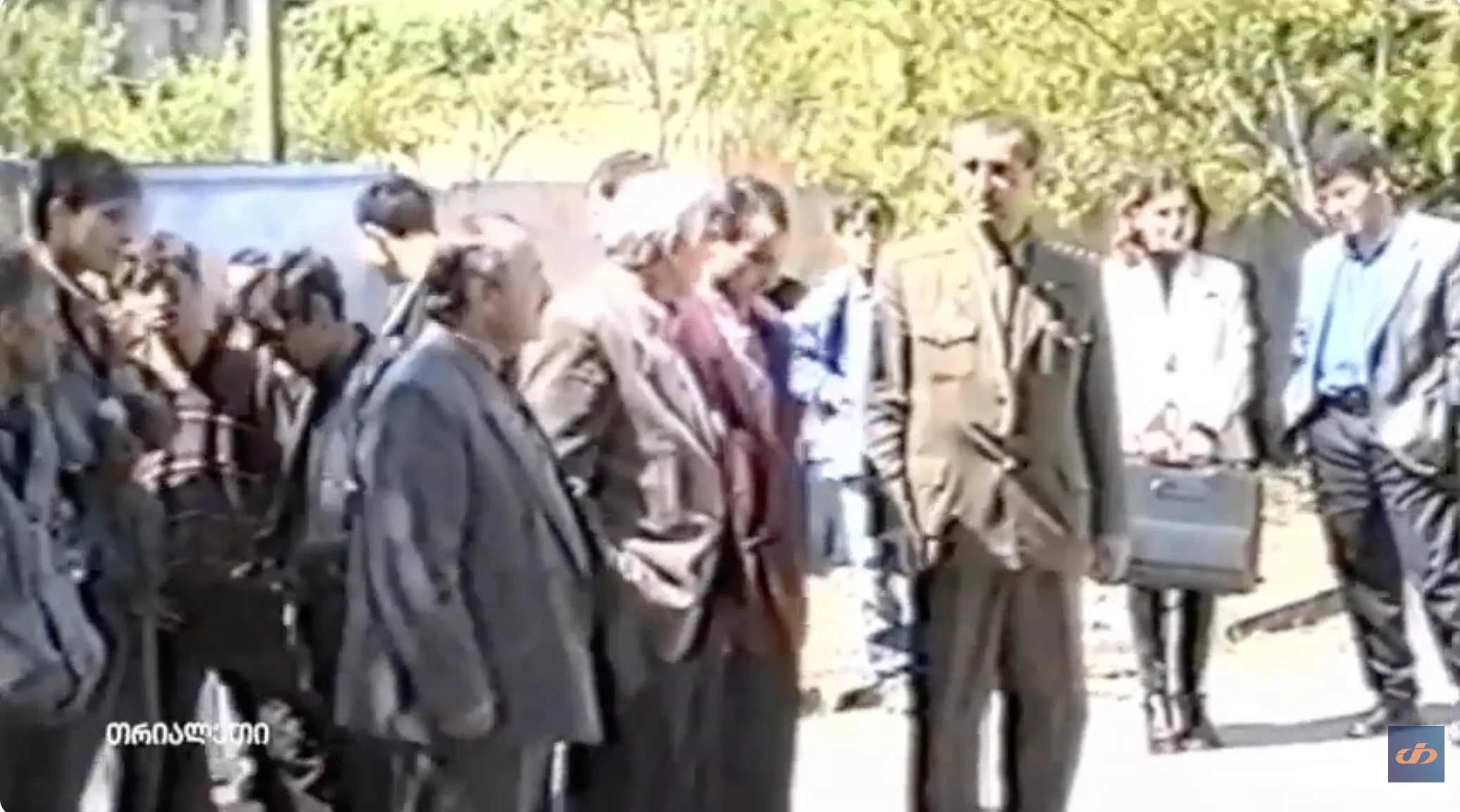 ქარელის სამხედრო კომისარიატი.  1999 წელი.   "თრიალეთის" არქივი.