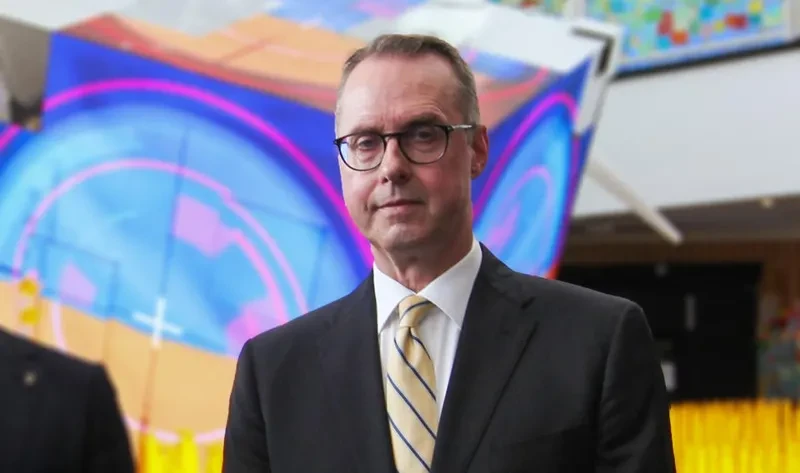 ესენი არიან ტელეარხები, რომლებიც ავრცელებენ ძალიან მცირე ახალ ამბავს და რომლებიც, ძირითადად, ავრცელებენ პროპაგანდას. ისინი ავრცელებენ ნარატივს, რომელიც საკმაოდ ახლოსაა რუსულ ნარატივთან, - ამის შესახებ საქართველოში გერმანიის ელჩმა პეტერ ფიშერმა დიდი ბრიტანეთის მიერ  „იმედისა“ და POSTV-ისთვის სანქციების დაწესების კომენტირებისას განაცხადა.