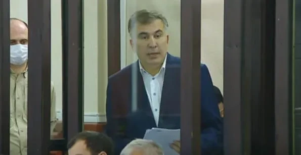 📍მტრის წინააღმდეგ მხოლოდ გაერთიანებით შეიძლება გამარჯვება. აღარ უნდა გვქონდეს ცალ-ცალკე პრიორიტეტები, როცა საქმე ეხება მტერთან ბრძოლას, – ამის შესახებ მიხეილ სააკაშვილმა თბილისის საქალაქო სასამართლოში განაცხადა, სადაც საბოტაჟის საქმეზე პროცესი მიმდინარეობს.