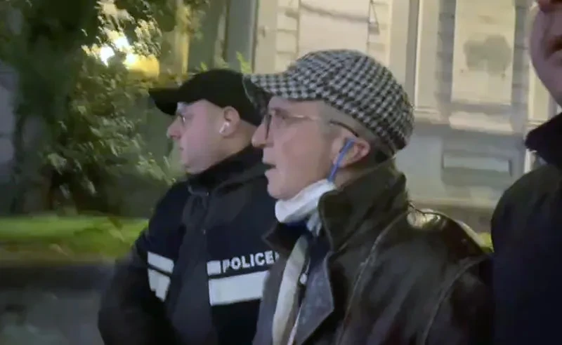 რუსთაველის გამზირის ხელმეორედ გადაკეტვისთვის სისხლის სამართლის წესით დაკავებულ ზურაბ მენთეშაშვილს ბრალდებას ოფიციალურად დღეს წაუყენებენ