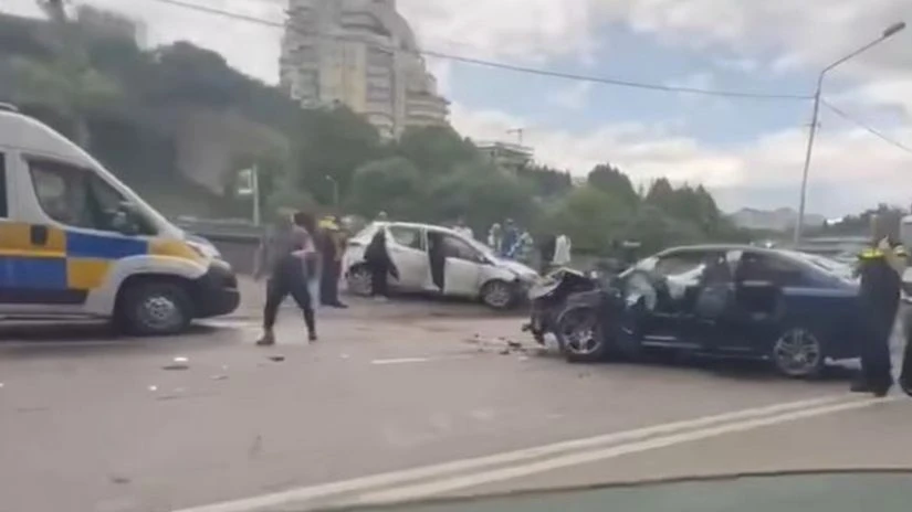 მტკვრის სანაპიროზე ავარიის შედეგად ორი ადამიანი დაშავდა