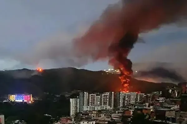 „შეერთებული შტატების მთავრობის მიერ განხორციელებული დანაშაულებრივი თავდასხმის შედეგად 32 კუბელი დაიღუპა საბრძოლო მოქმედებებში, სამხრეთ ამერიკული ქვეყნის კოლეგების მოთხოვნით რევოლუციური შეიარაღებული ძალებისა და შინაგან საქმეთა სამინისტროს სახელით მისიების შესრულებისას“, - განაცხადა კუბის მთავრობამ.