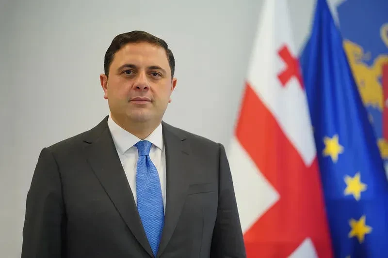 რომეო მიქაუტაძეს სამსახურებრივი უფლებამოსილების ბოროტად გამოყენების და უკანონო შემოსავლის ლეგალიზაციის ფაქტებზე ბრალდება წარედგინა