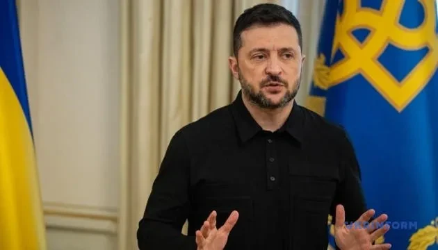 რუსეთმა 450-ზე მეტი დრონი და 30 რაკეტა გაუშვა, რომელთა სამიზნე ქვეყნის სამხრეთში ენერგეტიკული ინფრასტრუქტურა იყო, - ამის შესახებ უკრაინის პრეზიდენტი, ვოლოდიმირ ზელენსკი სოციალურ ქსელში წერს.