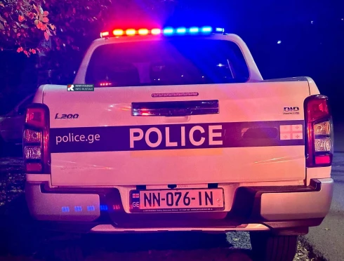 რუსთავში ახალგზარდა დააკავეს.  "ინფო რუსთავის" ინფორმაციით მშვიდოის ქუჩაზე, სამართალდამცავებმა 30 წლამდე მამაკაცი გადამოწმების მიზნით შეაჩერეს.  პირადი ჩხრეკისას, ახალგაზრდას სავარაუდოდ დიდი ოდენობით ნარკოტიკული საშუალება აღმოაჩნდა.   პოლიციამ კაცი ბრალდებული სახით დააკავა.  მომხადრზე დაწყებულია გამოძიება.