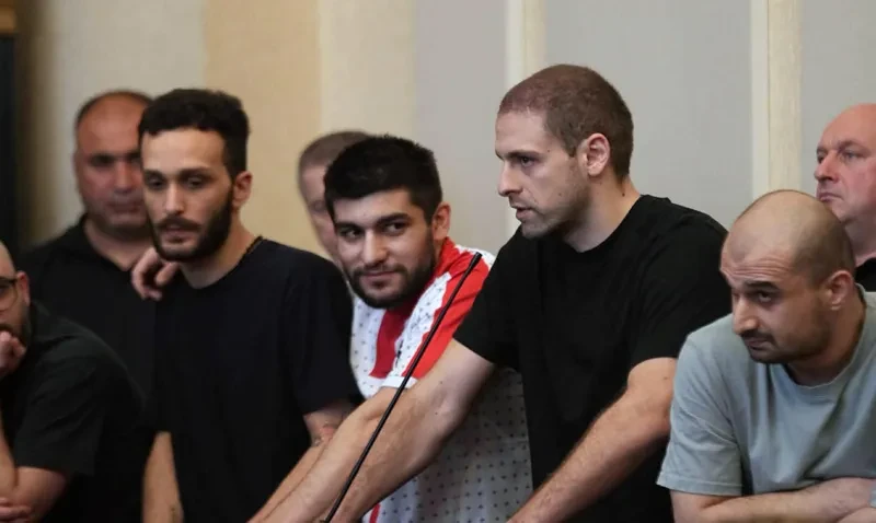 ორგანიზებულ ჯგუფურ ძალადობაში მსჯავრდებული მსახიობი ანდრო ჭიჭინაძე ვასო აბაშიძის სახელობის თეატრს ტოვებს.