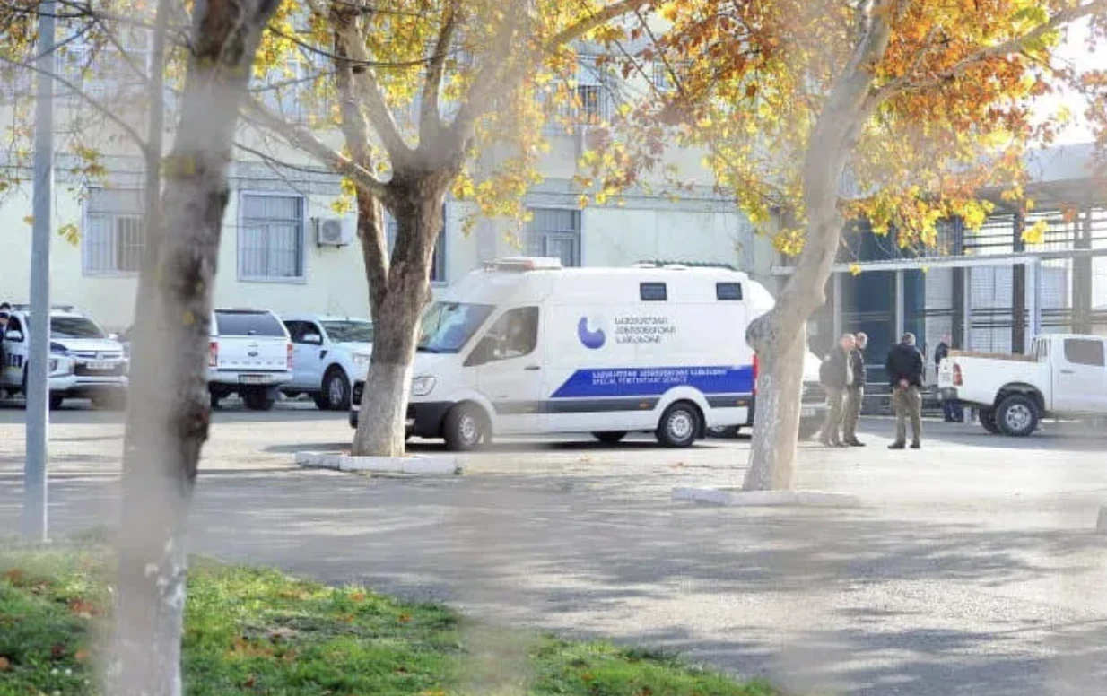 სპეციალური პენიტენციური სამსახური უარყოფს მედიაში გავრცელებულ ინფორმაციას, რომ N5 პენიტენციურ დაწესებულებაში ბრალდებული ევა შაშვიაშვილი არაადამიანურ პირობებში იმყოფება