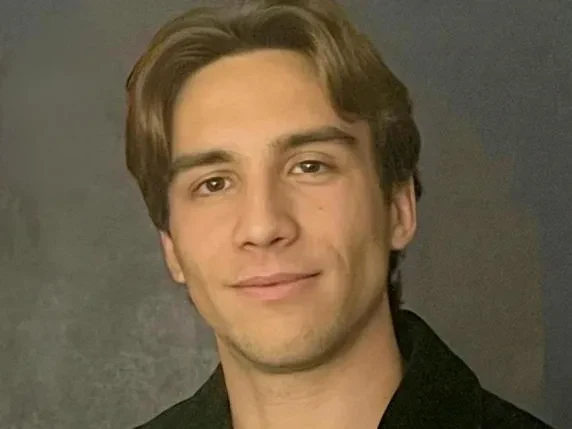 იტალიელი გრაფიკული დიზაინერის შვილი საქართველოში გარდაიცვალა, - ინფორმაციას იტალიური მედია ავრცელებს.  იტალიური მედიის ცნობით, Torino Stratosferica-ს დამფუძნებლის, ლუკა ბალარინის ვაჟი, პიეტრო ბალარინი საქართველოში თხილამურებით სრიალისას უბედური შემთხვევის შედეგად რამდენიმე დღის წინ დაიღუპა.