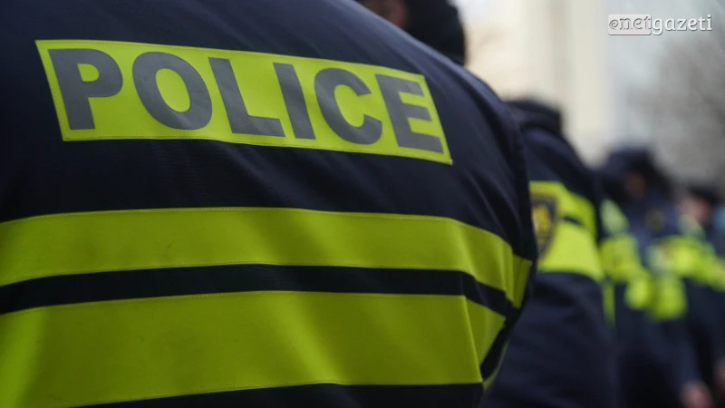 შინაგან საქმეთა სამინისტროს თბილისის პოლიციის დეპარტამენტის გლდანი-ნაძალადევის მთავარი სამმართველოს თანამშრომლებმა, განსაკუთრებით დიდი ოდენობით ნარკოტიკული საშუალებების უკანონო შეძენა-შენახვისა და რეალიზაციის ხელშეწყობის, ფაქტებზე 5 პირი დააკავეს.