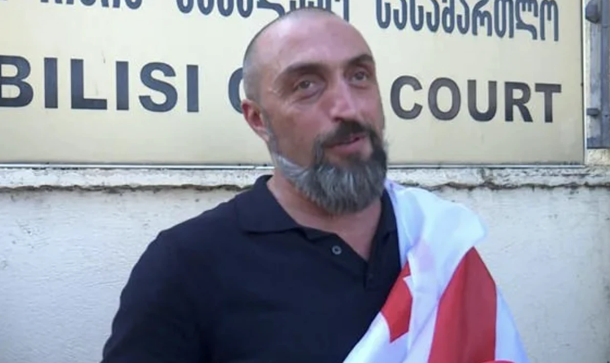 ექიმ გიორგი ახობაძის განცხადებით, თავს დაესხნენ