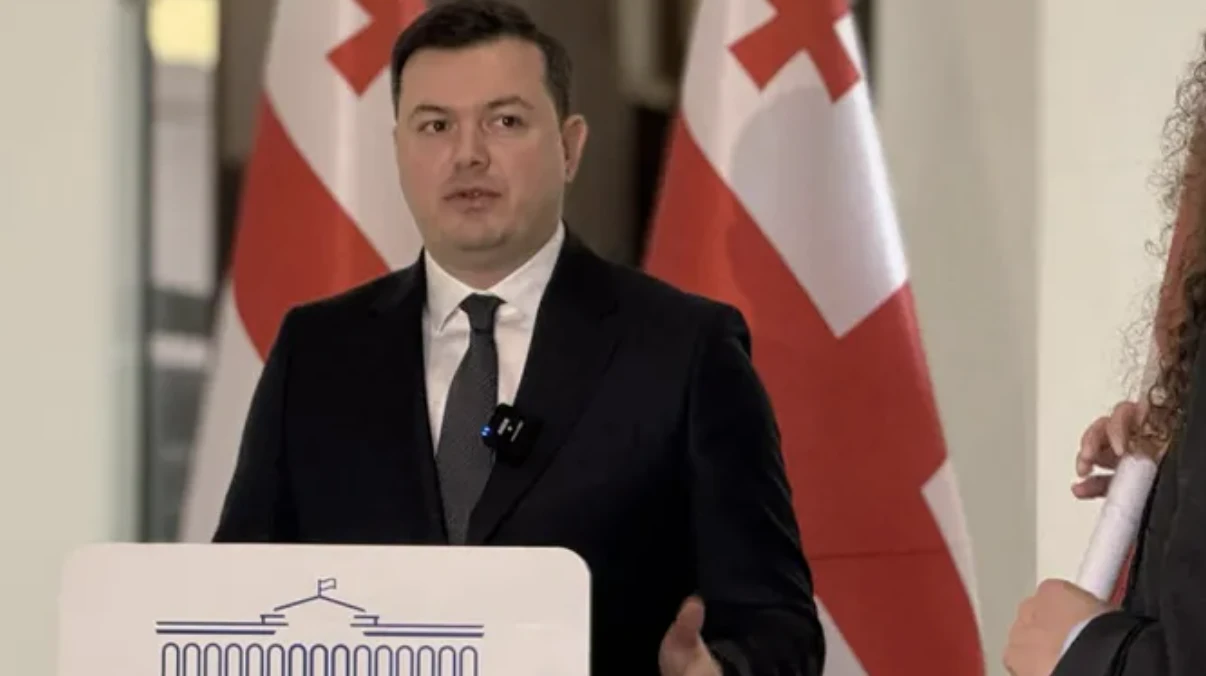 გიგა ფარულავა - პარტიები, რომლებიც ჯერ გაერთიანდნენ, მერე გაიყვნენ და დღეს ისევ ერთიანობაზე საუბრობენ, „ოცნების“ ხელისუფლებას და პროპაგანდას უკეთებენ საჩუქარს - ჩვენ არანაირი საერთო არ გვაქვს ამ პარტიებთან