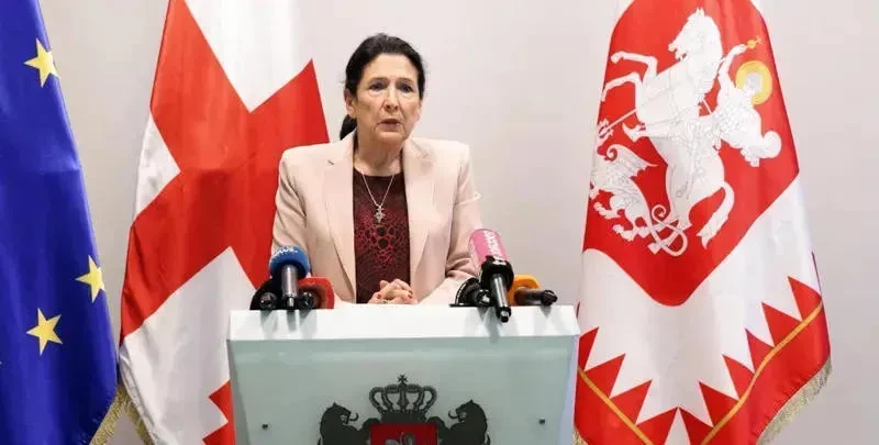 საქართველოს მეხუთე პრეზიდენტი სალომე ზურაბიშვილი ბრიუსელში, 13 იანვარს, Global Europe Forum 2026-ში მიიღებს მონაწილეობას, რომელიც ევროპის უსაფრთხოების საკითხს მიეძღვნება.  პრესსამსახურის ინფორმაციით, სალომე ზურაბიშვილი ბრიუსელში უკვე გაემგზავრა.