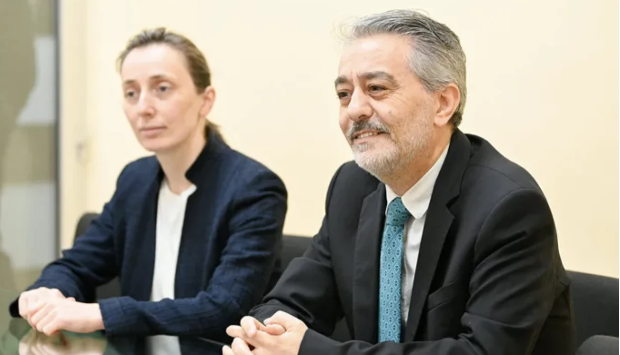 არ ვიცი  ვინ მიიღო გადაწყვეტილება მთაწმინდის ანძის ირანის დროშის ფერებში განათებასთან დაკავშირებით და რატომ - ჩემს თვალში ეს იყო არასწორი ჟესტი განსაკუთრებით მას შემდეგ, რაც ჩვენ ვიხილეთ ირანში.  ანძის განათება არ იყო ჟესტი ირანის ან ირანელი ხალხის მიმართ, არამედ ეს იყო ჟესტი ირანის ტერორისტული რეჟიმის მიმართ. - -ისრაელის ელჩი საქართველოში ვალიდ აბუ ჰაია.