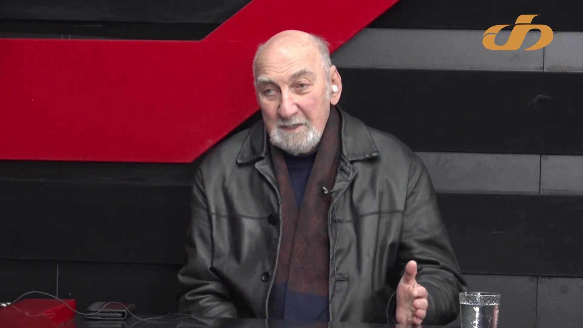 ,,ვის არ მოსწონს და აღელვებს სიმართლის გამჟღავნება? მას, ვინც დანაშაულს ჩადის... ვისაც მართვის სადავეები უჭირავს, არ არიან პოლიტიკოსები, ისინი მხოლოდ იბრალებენ პოლიტიკოსობას“. - ნუგზარ მაჭავარიანი