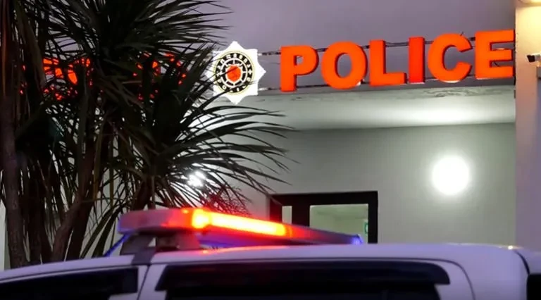 შინაგან საქმეთა სამინისტროს ცნობით, აჭარის პოლიციის დეპარტამენტის თანამშრომლებმა, განზრახ მკვლელობის მცდელობის ბრალდებით, თურქეთის რესპუბლიკის მოქალაქე - 1980 წელს დაბადებული ა.თ. ცხელ კვალზე დააკავეს.