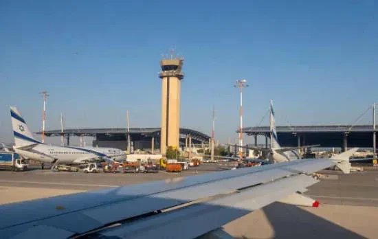 ისრაელმა საჰაერო სივრცე დახურა, - ინფორმაციას გამოცემა The Times of Israel-ი ავრცელებს.  ისრაელის ტრანსპორტის სამინისტროს განცხადებით, ირანის წინააღმდეგ განხორციელებული დარტყმების ფონზე ქვეყნის საჰაერო სივრცე სამოქალაქო ფრენებისთვის დაიხურა.  „საზოგადოებას ვთხოვთ, რომ აეროპორტებში არ მივიდნენ“, - ნათქვამია ისრაელის ტრანსპორტის სამინისტროს განცხადებაში.