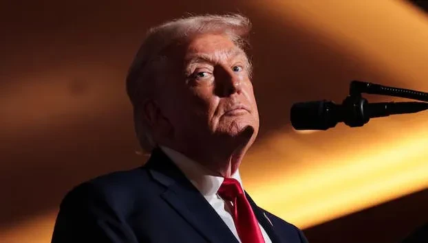 აშშ-ში ცხოვრების უფლების მისაღებად 1 მილიონი დოლარის ღირებულების „ოქროს ბარათის“ პროგრამა ამოქმედდ. „ოქროს ბარათის“ პროგრამის ფარგლებში უცხო ქვეყნის მოქალაქეები აშშ-ში ბინადრობის უფლების მოპოვებას დაჩქარებული წესით შეძლებენ.