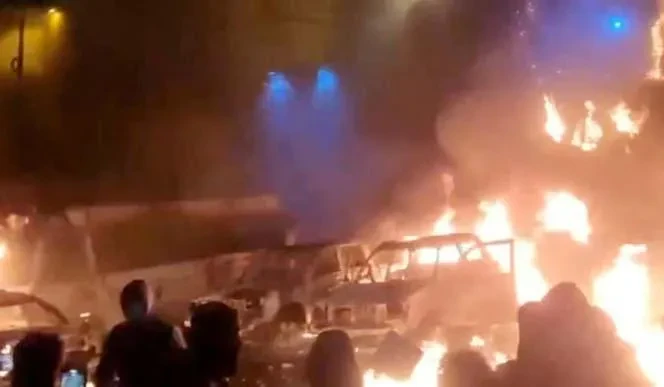 Reuters - ისრაელი ირანში აშშ-ის შესაძლო ჩარევისთვის მზადყოფნაშია. ერთ-ერთი ისრაელელი წყაროს ცნობით, ისრაელის პრემიერ-მინისტრმა ბენიამინ ნეთანიაჰუმ და აშშ-ის სახელმწიფო მდივანმა მარკო რუბიომ ტელეფონით ისაუბრეს და აშშ-ის ირანში ჩარევის შესაძლებლობა განიხილეს.