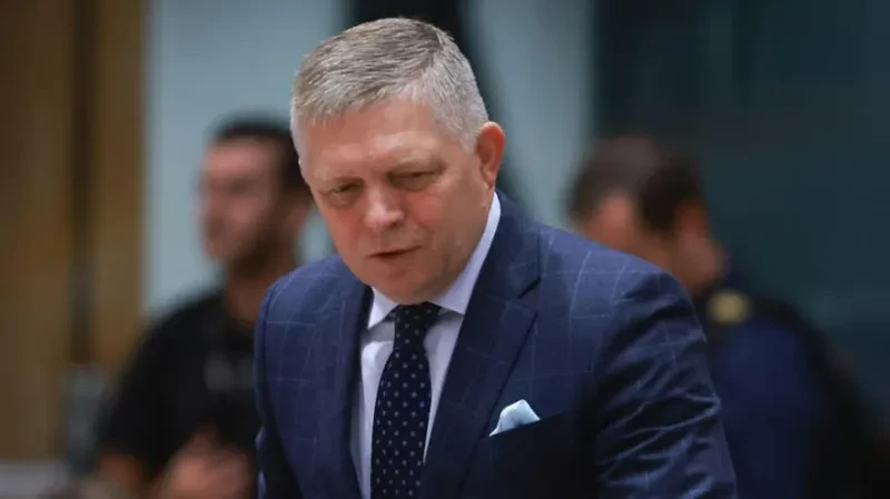 თუ კიევი ნავთობის ტრანზიტს არ განაახლებს, მაშინ სლოვაკეთი უკრაინისთვის ელექტროენერგიის მიწოდებას შეწყვეტს, - ამის შესახებ სლოვაკეთის პრემიერ-მინისტრმა, რობერტ ფიცომ განაცხადა. „თუ ზელენსკის მიაჩნია, რომ სლოვაკეთის ნავთობით შანტაჟი უკრაინას ევროკავშირთან დააახლოებს, ის ძალიან ცდება“, - განაცხადა ფიცომ.