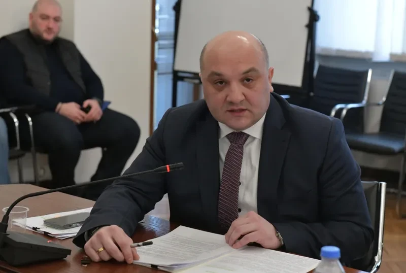 ალექსანდრე დარახველიძე ტატა ხვედელიანს - ძალიან გამიკვირდა, რომ 2024 წლის აქციებს „მშვიდობიანი“ დაარქვით - ფოიერვერკების წვიმა ცვიოდა ჩვენი კოლეგების თავზე, არაერთი პოლიციელი დაშავდა