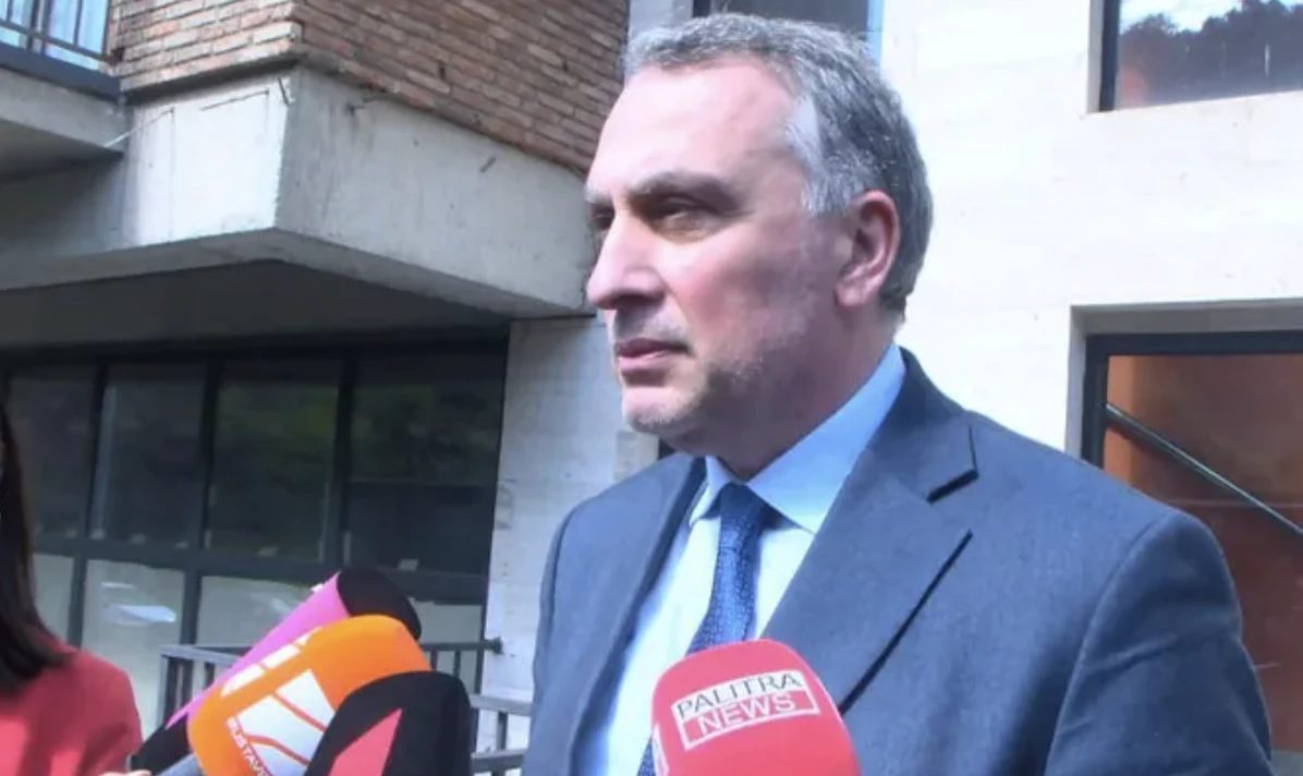 ანალიტიკური ორგანიზაცია „ჯეოქეისის“ თავმჯდომარისა და საზოგადოებრივი მოძრაობა „ჯერ საქართველო - Georgia First-ის“ თანადამფუძნებლის, ვიქტორ ყიფიანის განცხადებით, „ვაიმარის სამკუთხედის“ ქვეყნების დელეგაციასთან შეხვედრაზე „ურთიერთობაზე, მეგობრობაზე, პარტნიორობასა და მომავალზე“ ისაუბრეს. ამის შესახებ მან ჟურნალისტებს განუცხადა.