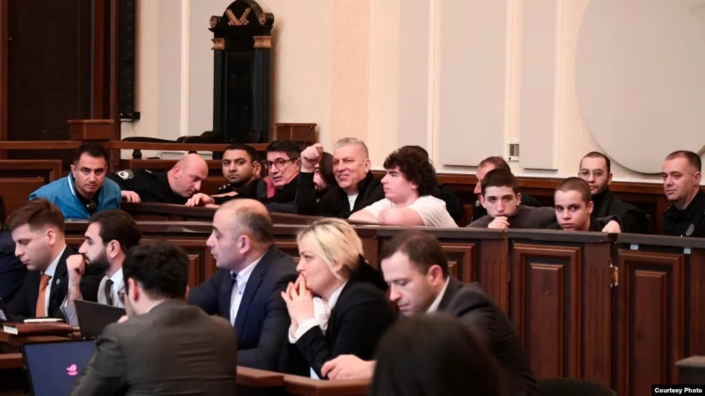 მოსამართლე მჭედლიშვილმა ზვიად ცეცხლაძე, ვეფხია კასრაძე და დანარჩენი 6 ბრალდებული პატიმრობაში დატოვა