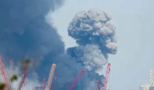 ირანის სარაკეტო იერიშის შედეგად აბუ-დაბიში ერთი ადამიანი დაიღუპა, - ინფორმაციას არაბთა გაერთიანებული საამიროების თავდაცვის სამინისტრო ავრცელებს.  არაბთა გაერთიანებული საამიროების თავდაცვის სამინისტროს ცნობით, საჰაერო თავდაცვის სისტემის მოქმედების შემდეგ ირანის მიერ გაშვებული რაკეტის ნამსხვრევები აბუ-დაბიში საცხოვრებელ ზონაში ჩამოვარდა.