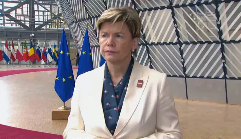 ქართველი ხალხი იმსახურებს მთავრობას, რომელიც პატივს სცემს მათ ევროპულ არჩევანს, რაც ამჟამად არ ხდება, - ამის შესახებ ლატვიის საგარეო საქმეთა მინისტრმა ბაიბა ბრაჟემ ბრიუსელში „ევროსკოპს“ განუცხადა.  შეკითხვაზე, რუსეთის წინააღმდეგ სანქციების მე-20 პაკეტში საუბარია თუ არა საქართველოს ტერიტორიაზე არსებულ პორტზე, მან უპასუხა:  “დახურული დისკუსიების შესახებ კომენტარს ვერ გავაკეთებ”.