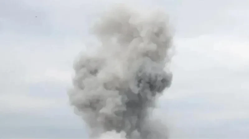 რუსულმა ძალებმა უკრაინის ქალაქ კრივი-რიჰში ინფრასტრუქტურის ობიექტებზე დრონებით თავდასხმა განახორციელეს, რის შედეგადაც 45 000-ზე მეტი აბონენტი ელექტროენერგიის გარეშე დარჩა.  ინფორმაციას უკრაინული მედია კრივი-რიჰის თავდაცვის საბჭოს ხელმძღვანელზე ოლექსანდრ ვილკულზე დაყრდნობით ავრცელებს.