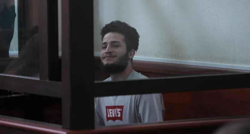 თბილისის სააპელაციო სასამართლომ პოლიციელზე თავდასხმაში მსჯავრდებულ 21 წლის მათე დევიძის მიმართ გამოტანილი გამამტყუნებელი განაჩენი ძალაში დატოვა.  გადაწყვეტილება მოსამართლე ნინო ჩახნაშვილმა მიიღო.